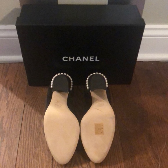 Brand new authentic Chanel heels - Picture 3 of 6